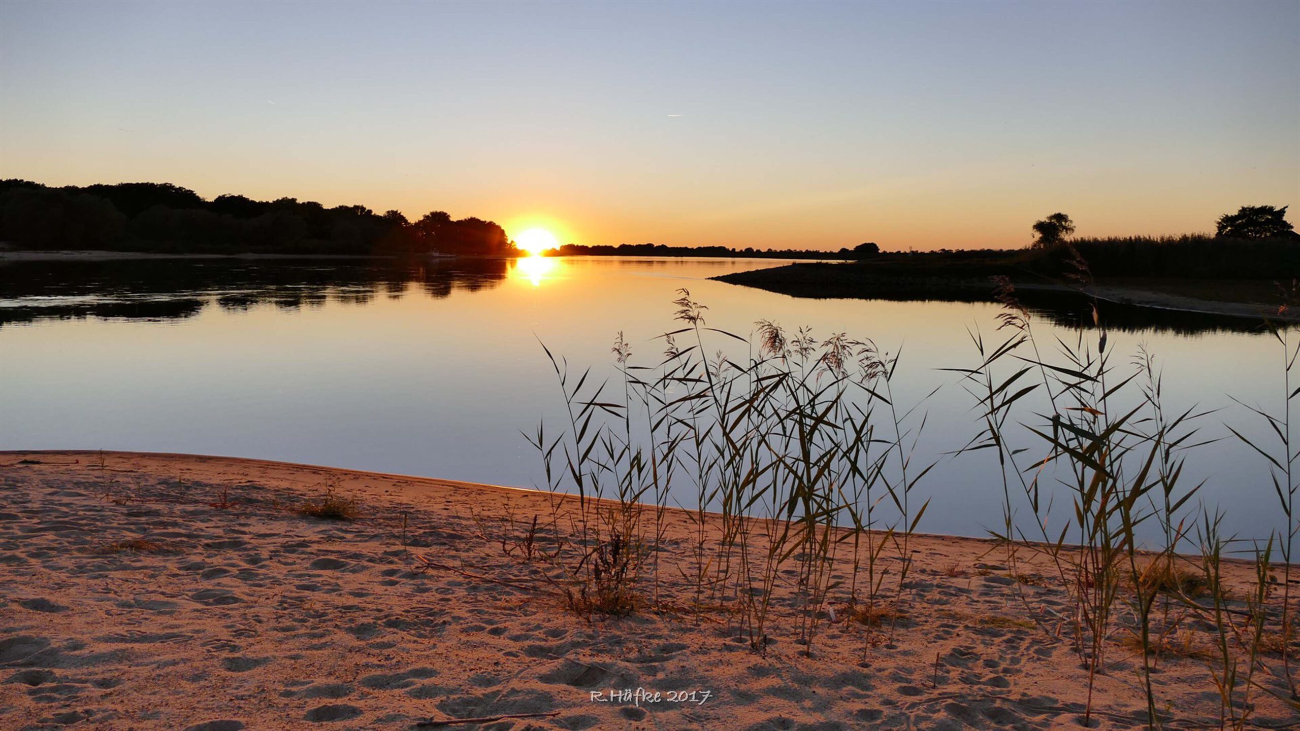 Strand an der Elbe